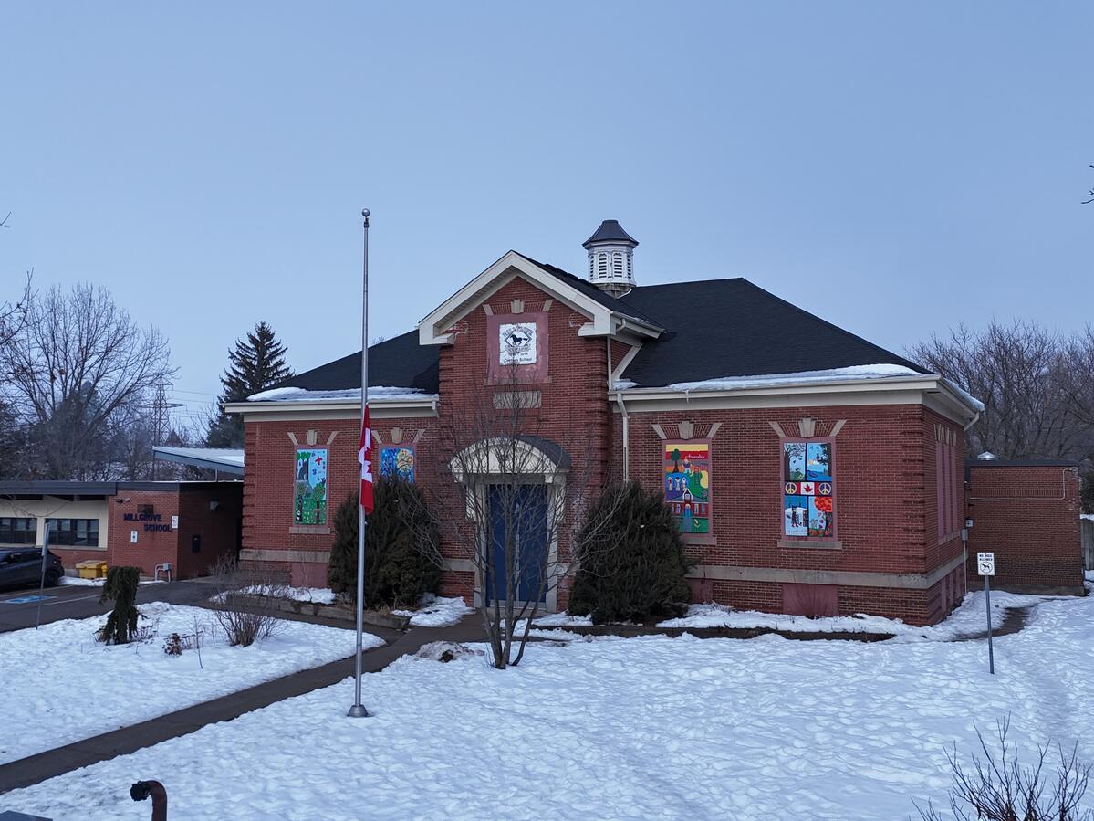 Millgrove School Picture